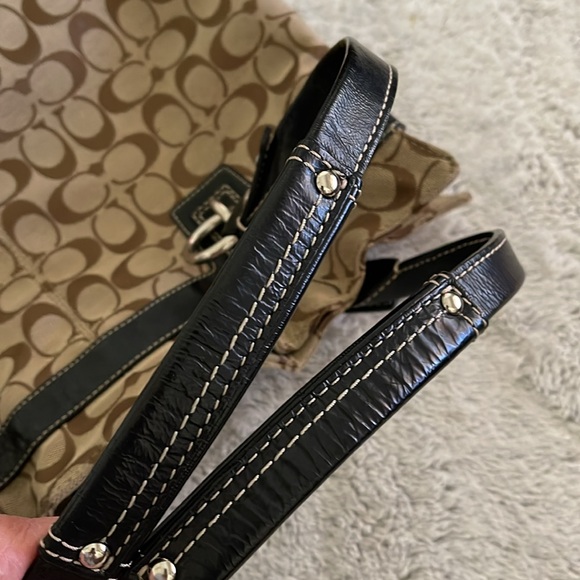 Coach Penelope Signature collection Purse  Tan  Black  Slvr
Hardware - Picture 11 of 14